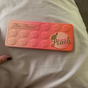 Two Faced Peach Palette